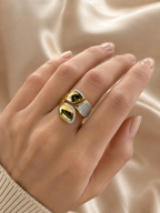 Anillo Tres Hojas Oro Amarillo 18k, Rodio y Diamantes