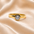 Anillo Solitario Bisel Oro Amarillo 18k con circón
