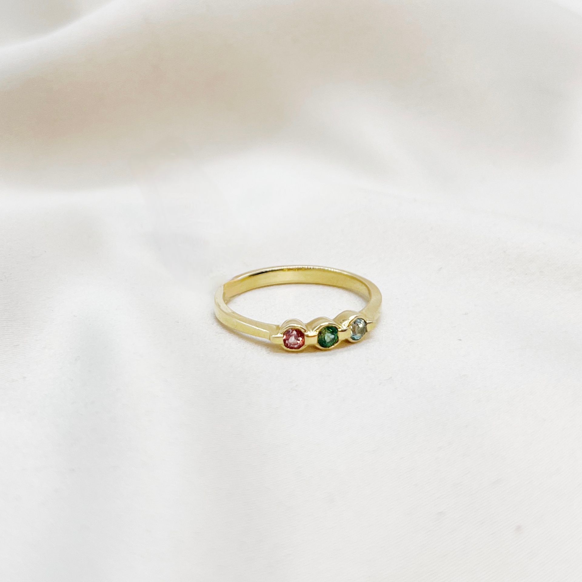 Anillo tricillo circones de colores oro amarillo 18kt