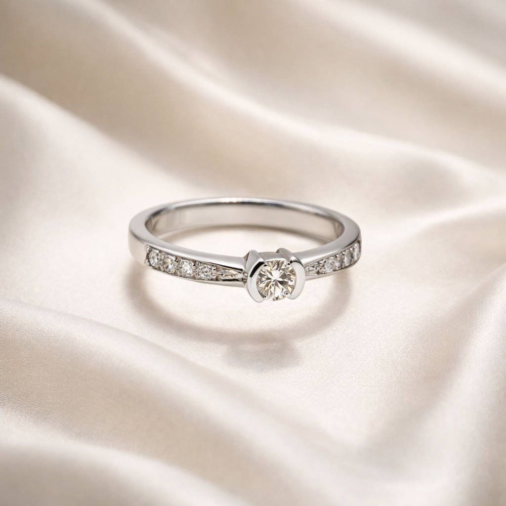 Anillo solitario pavé con diamante y oro blanco paladio