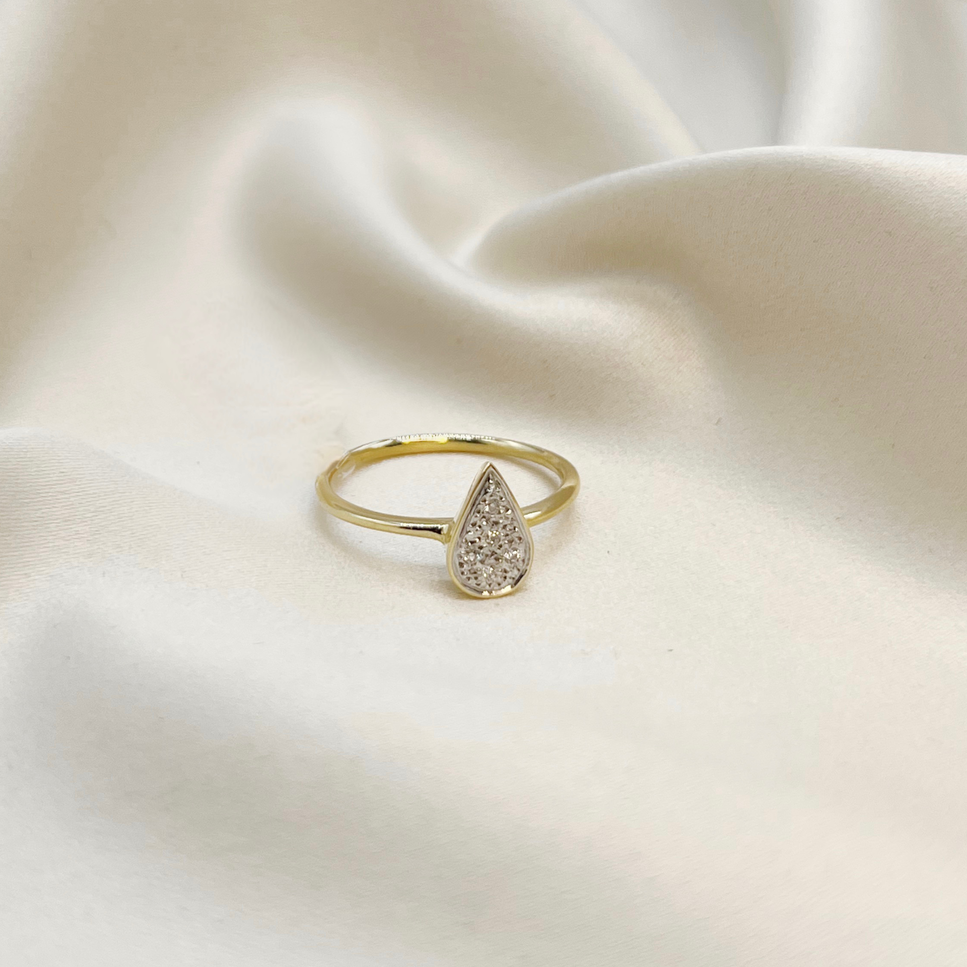 Anillo Gota de Luz en Oro Amarillo 18k