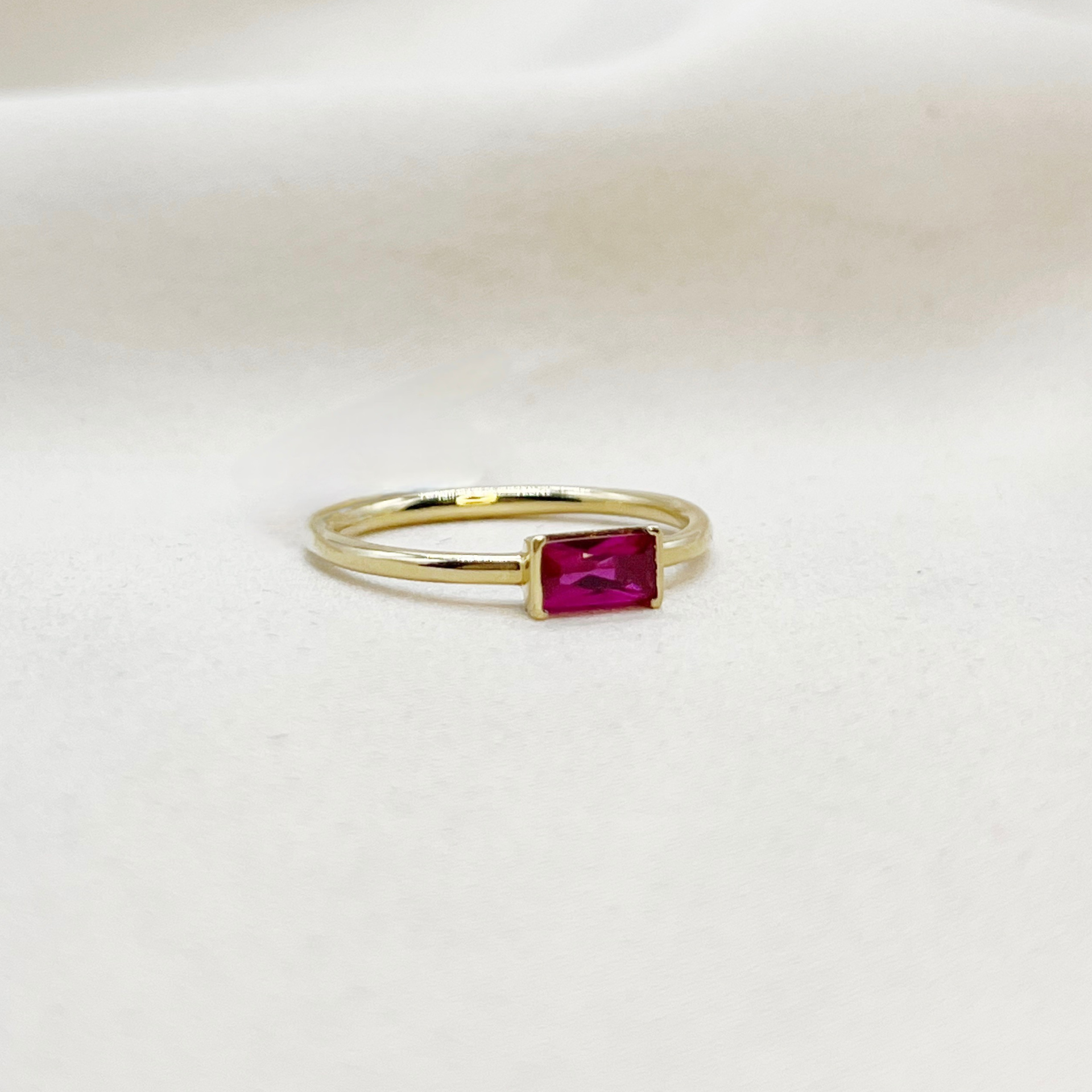 Anillo Tensión Baguette Rosa en Oro 18k