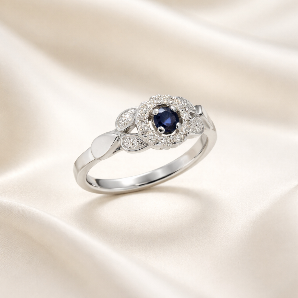 Anillo Halo Zafiro y Brillantes Gotas en Oro Blanco Paladio 18k