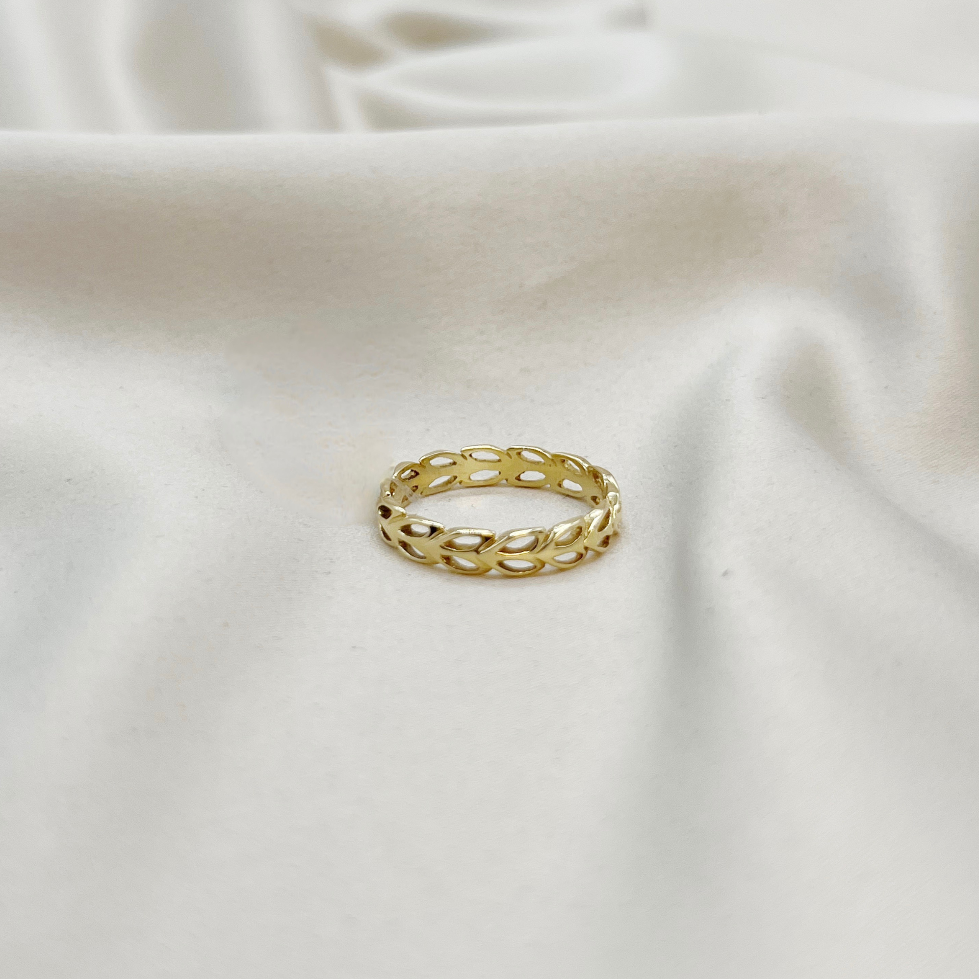 Anillo Hojitas en Oro Amarillo 18kt