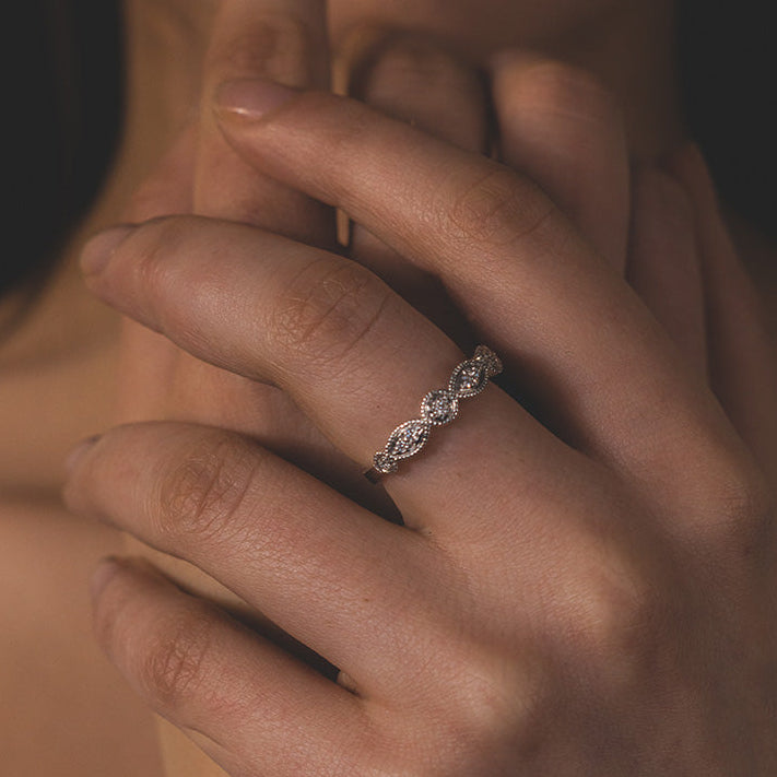 Anillo Marquise con Diamantes en Oro Blanco Paladio 18k