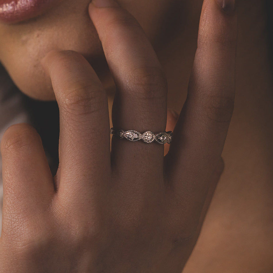 Anillo Marquise con Diamantes en Oro Blanco Paladio 18k