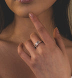 Anillo Banda Diamantes en Oro Blanco Paladio 18k