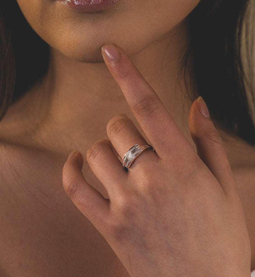 Anillo Banda Diamantes en Oro Blanco Paladio 18k