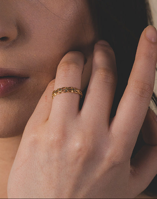 Anillo Hojitas en Oro Amarillo 18kt