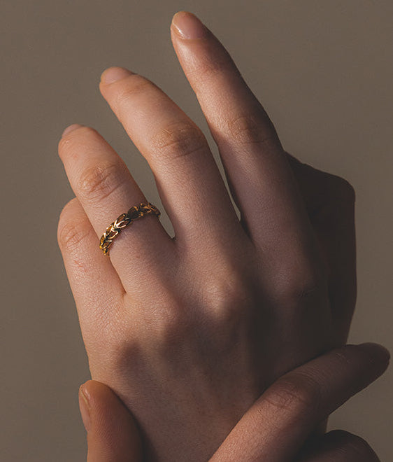 Anillo Hojitas en Oro Amarillo 18kt