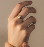 Anillo Círculo con estrella en Oro 18k