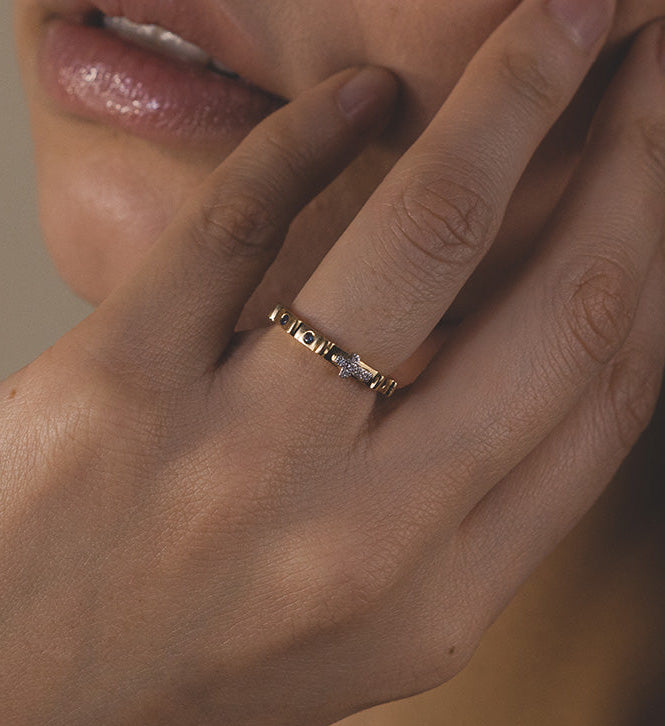 Anillo denario con zafiros y diamantes