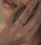Anillo denario con zafiros y diamantes