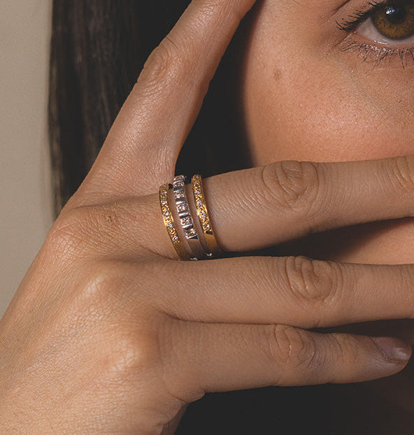 Anillo triple mixto oro blanco y amarillo con diamantes