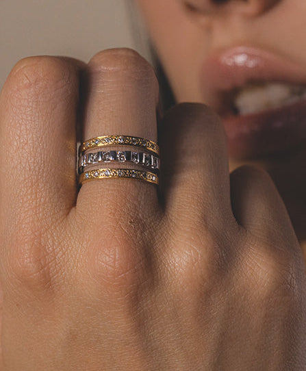 Anillo triple mixto oro blanco y amarillo con diamantes