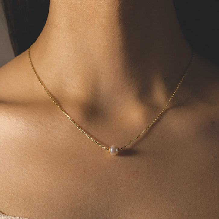 Collar Perla Central en Oro Amarillo 18k