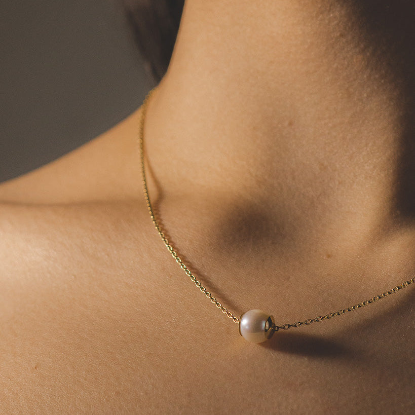 Collar Perla Central en Oro Amarillo 18k