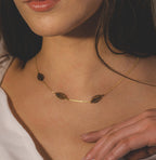 Collar Trío de Hojas Caladas en Oro Amarillo 18k