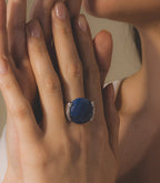 Anillo Tensión Raíz de Zafiro y Brillantes en Oro Blanco Paladio