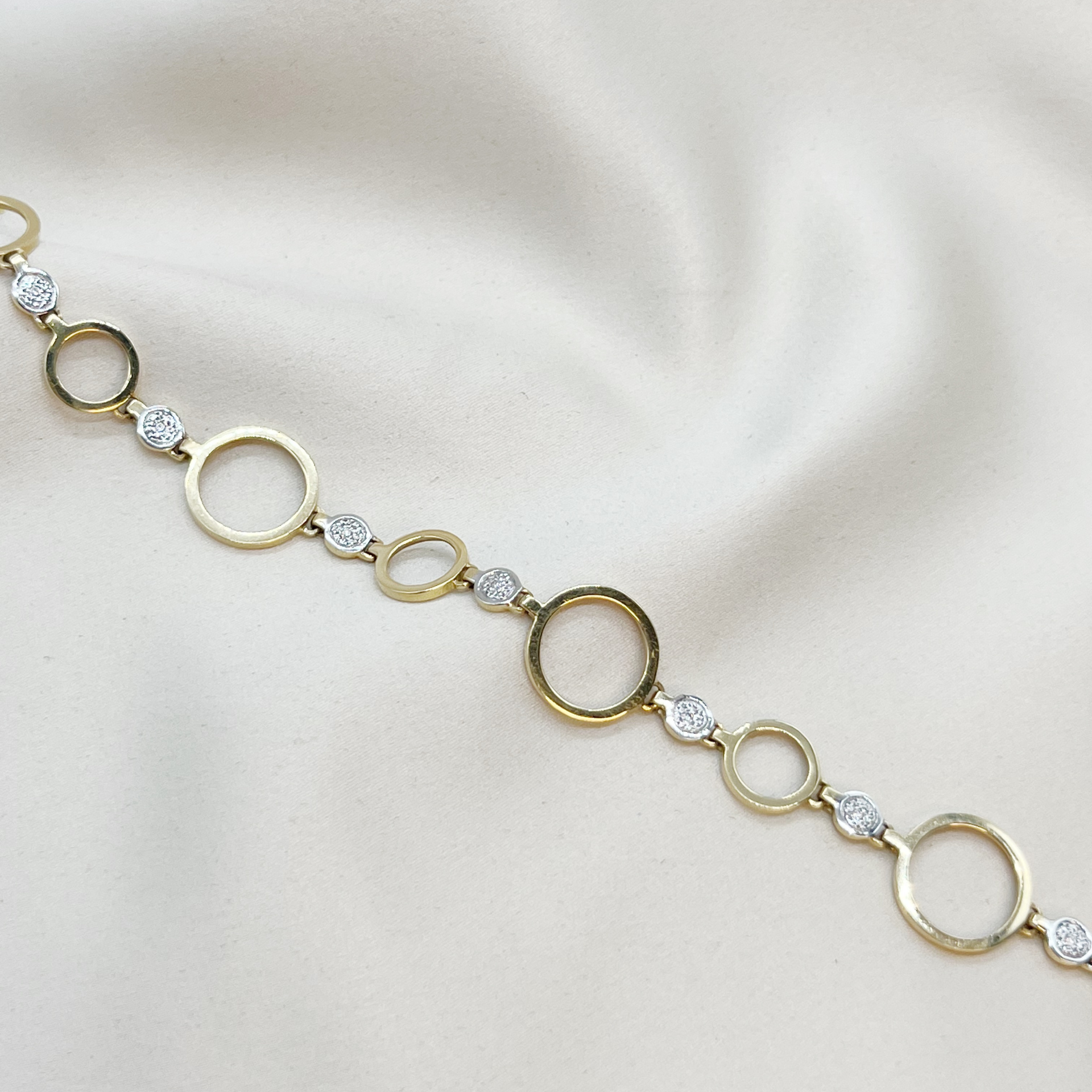 Pulsera Círculos de Luz en Oro Amarillo 18k