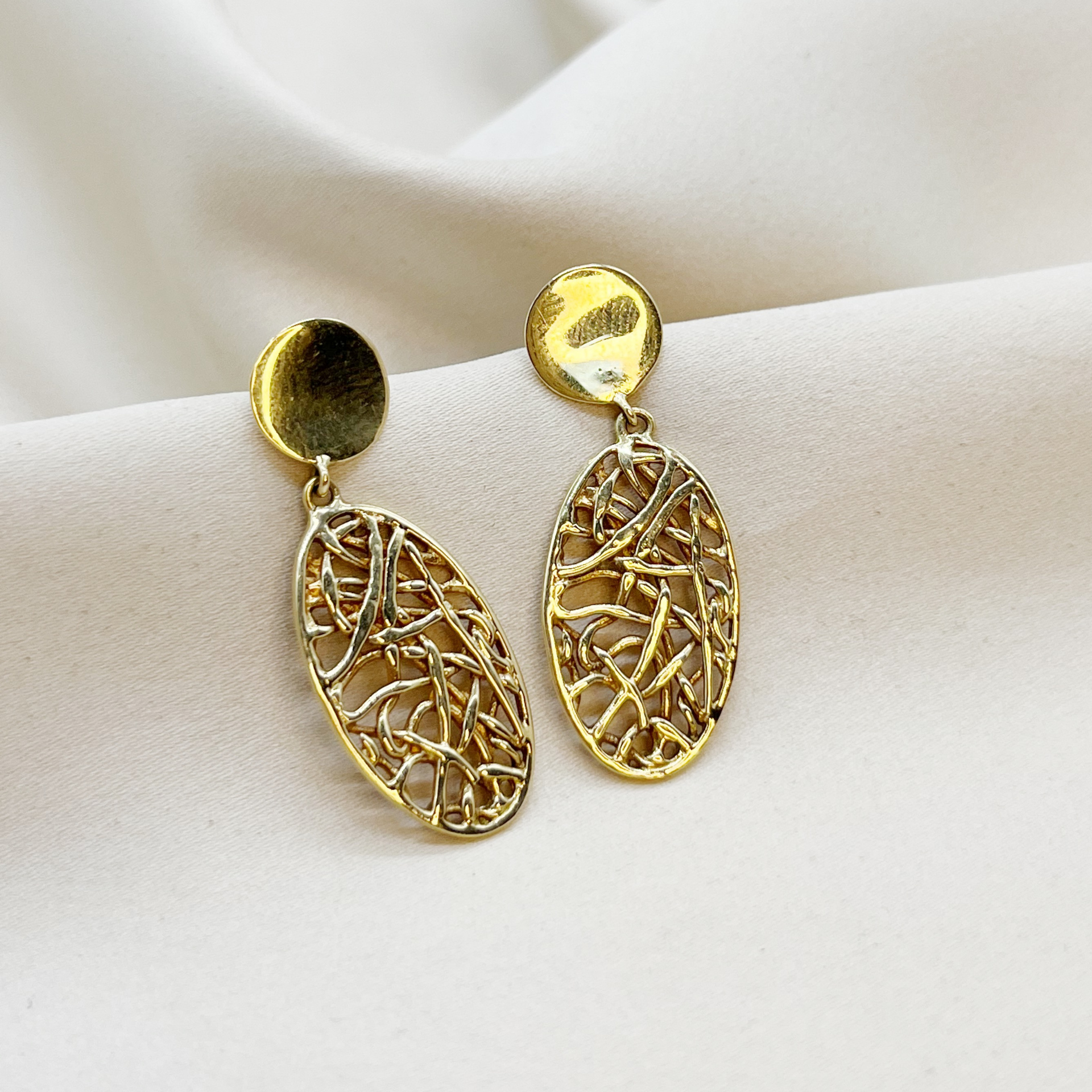 Aros Óvalo Filigrana en Oro Amarillo 18k