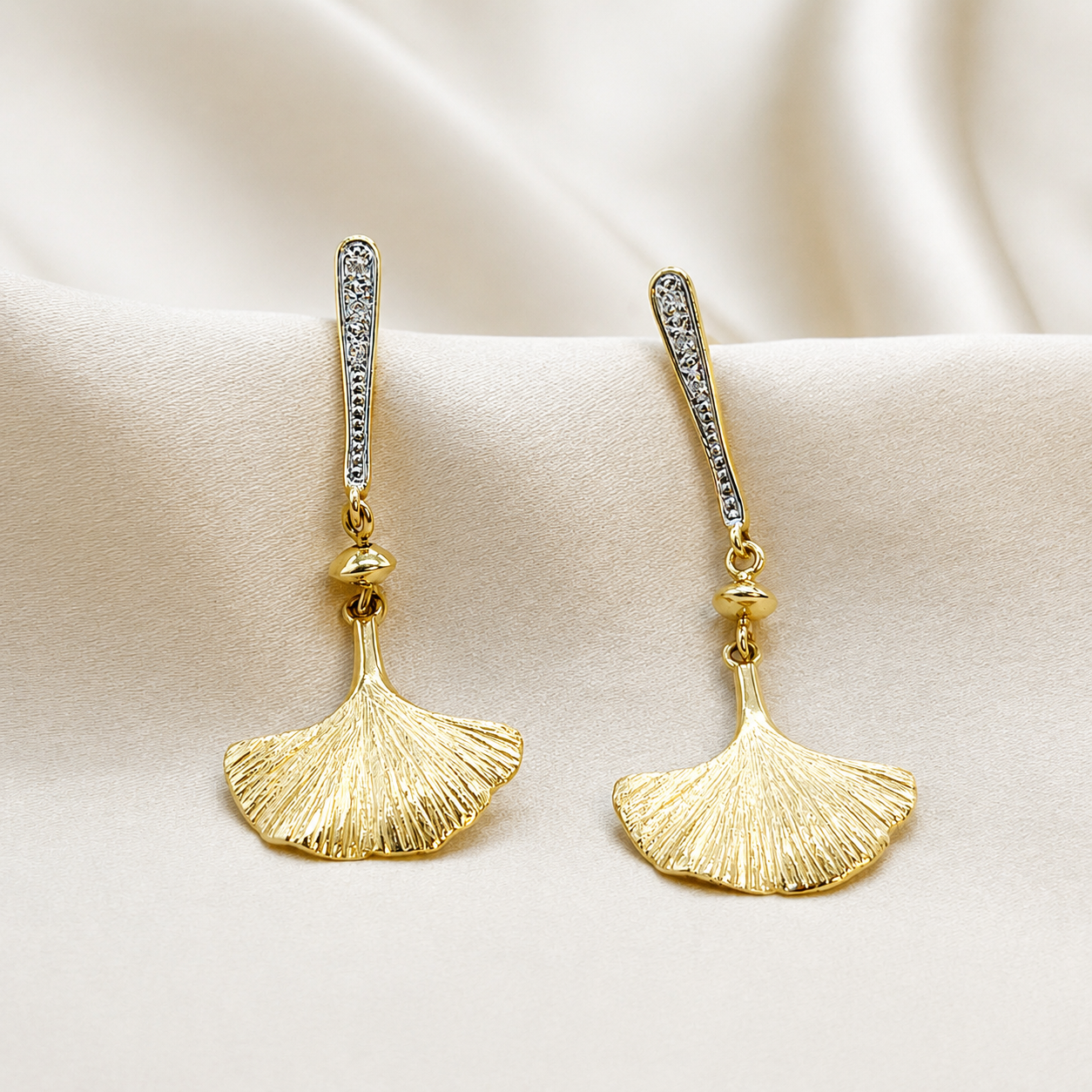 Aros Ginkgo & Brillantes en Oro Amarillo 18k