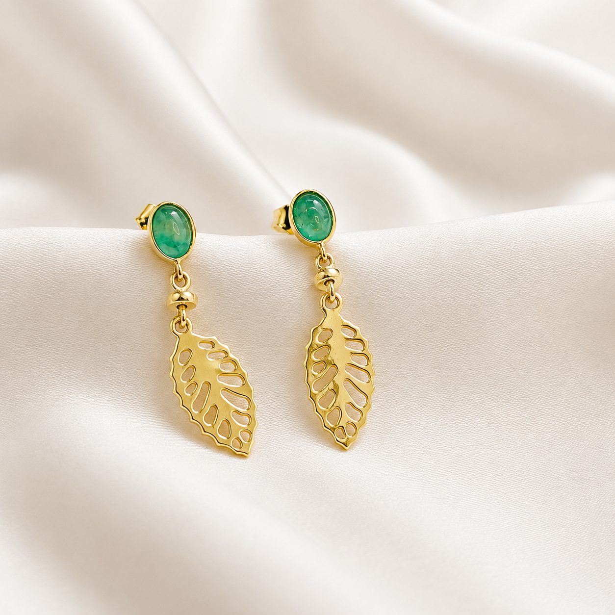 Aros Esmeralda & Hoja Calada en Oro Amarillo 18k