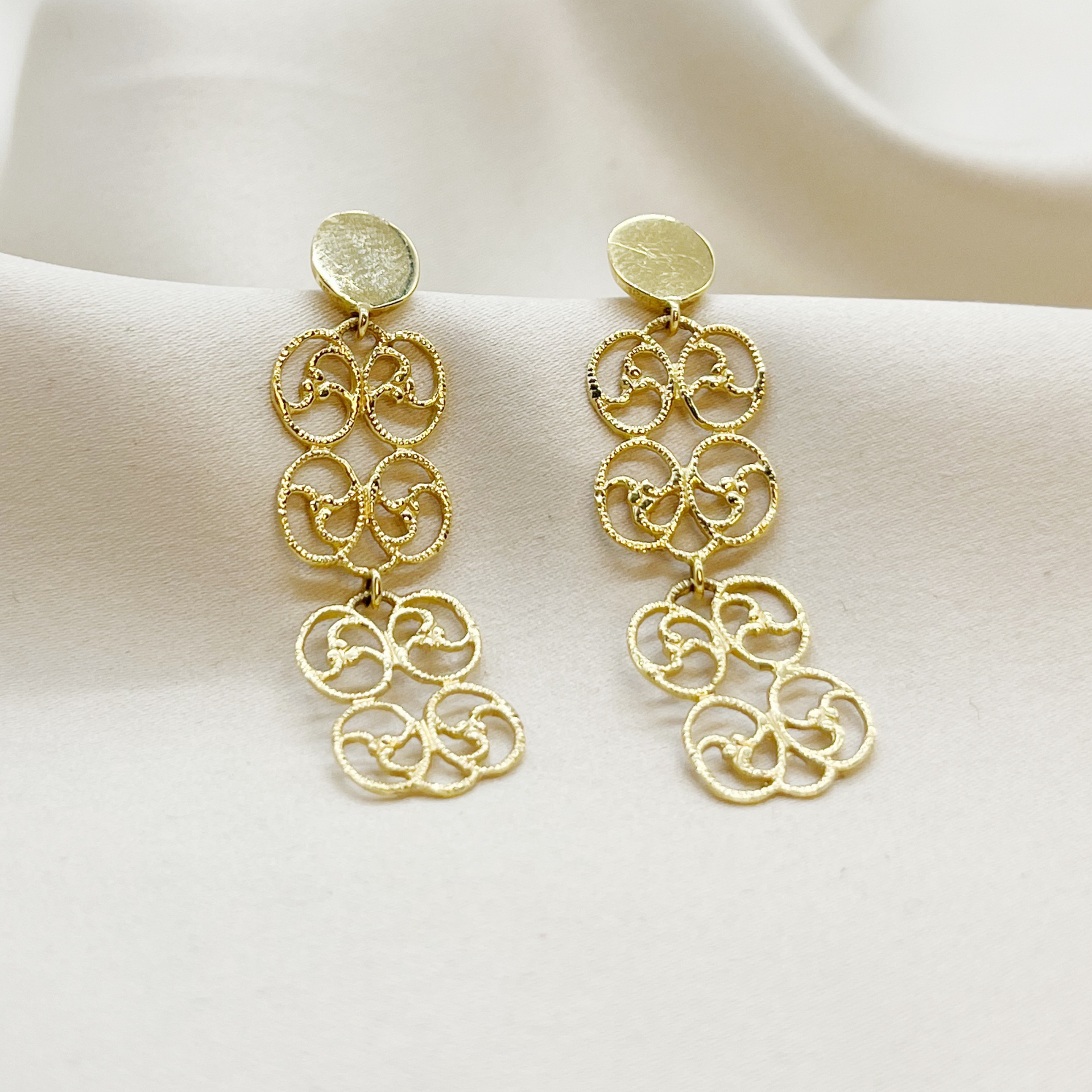 Aros Doble Filigrana en Oro Amarillo 18k