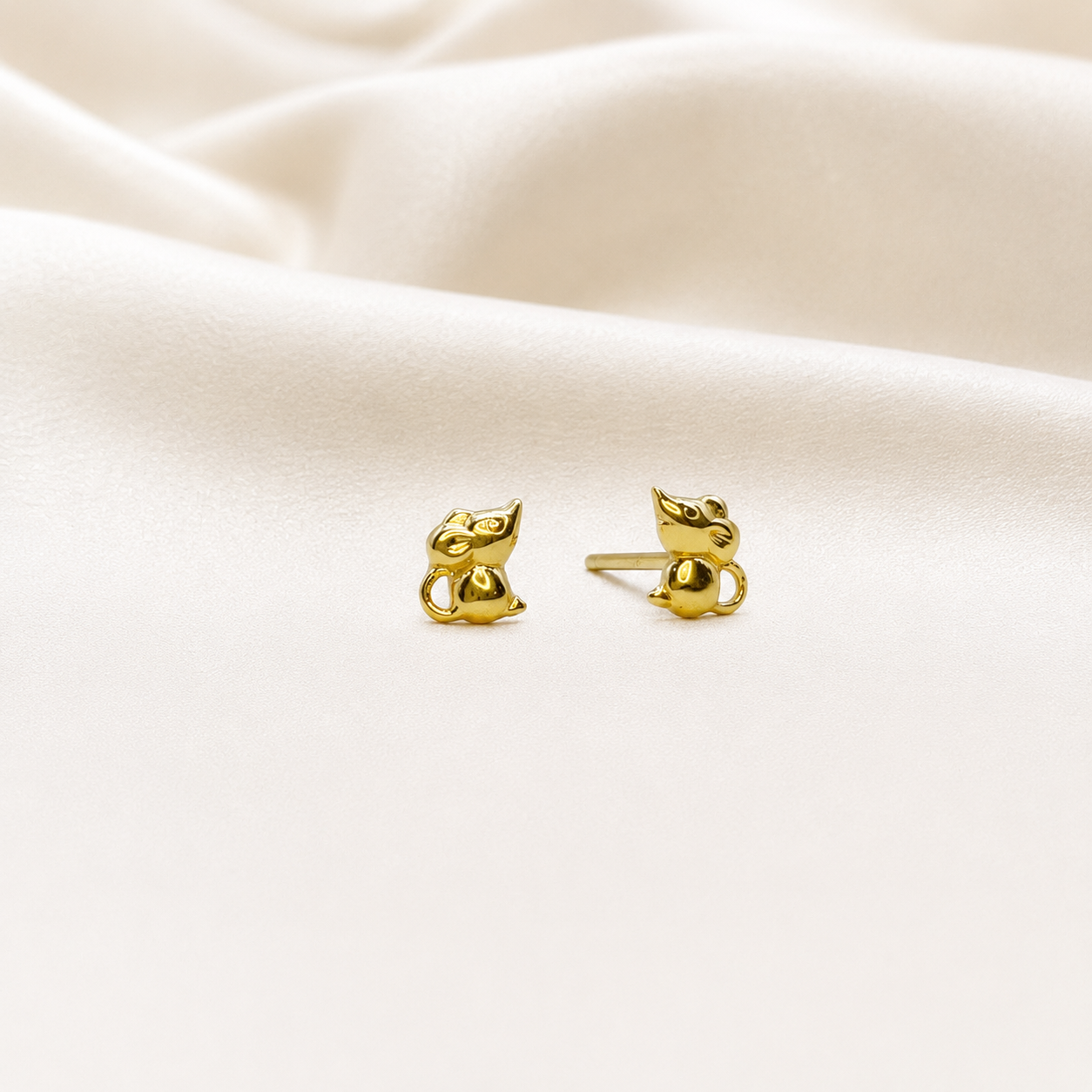 Aros Ratoncito Bebé en Oro Amarillo 18k