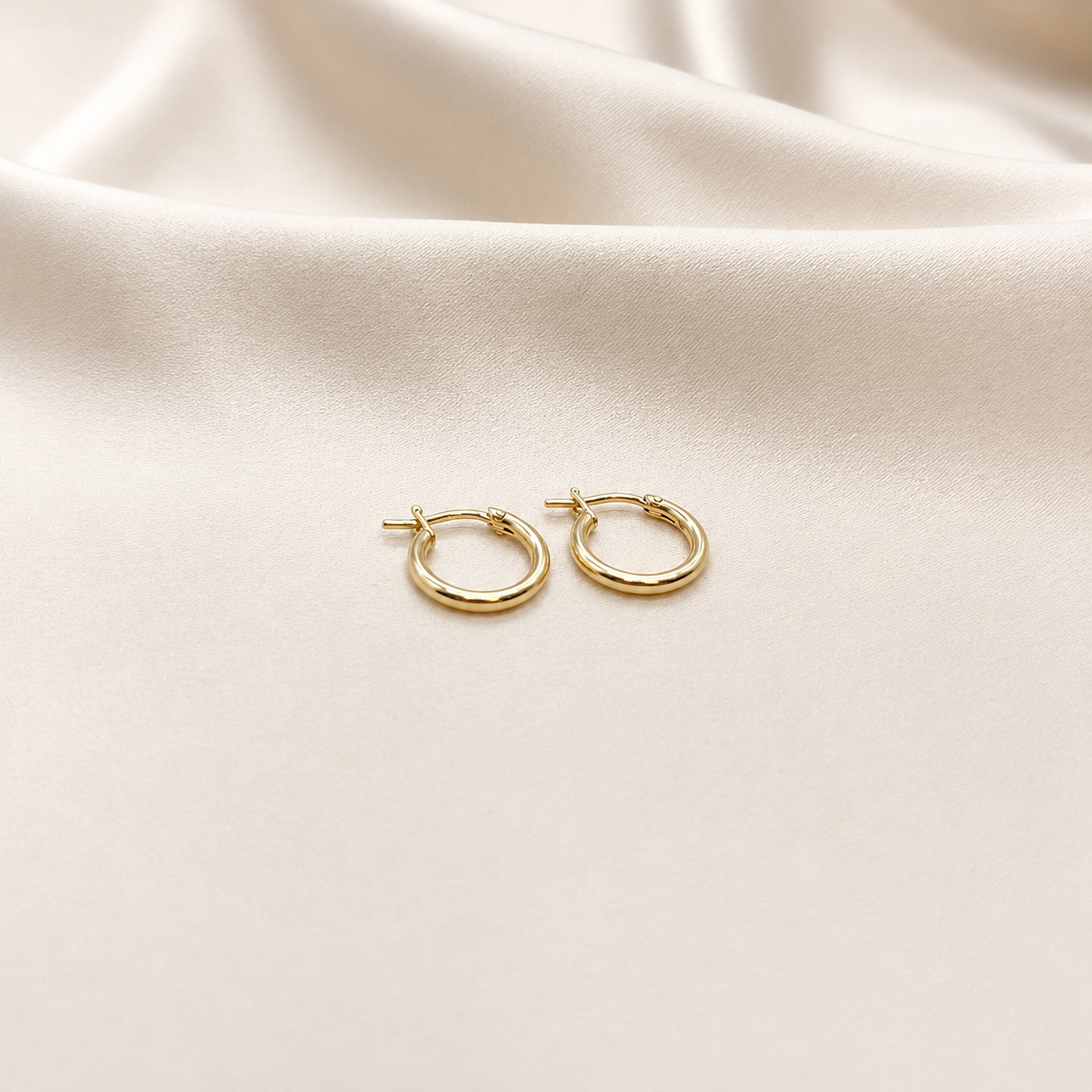 Aros Argolla Mini 8mm en Oro Amarillo 18k