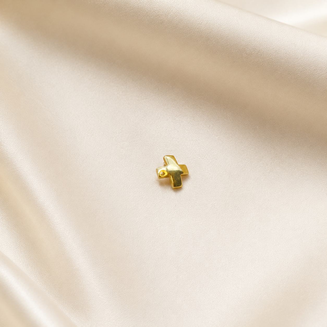 Cruz Mini Bombé en Oro Amarillo 18k