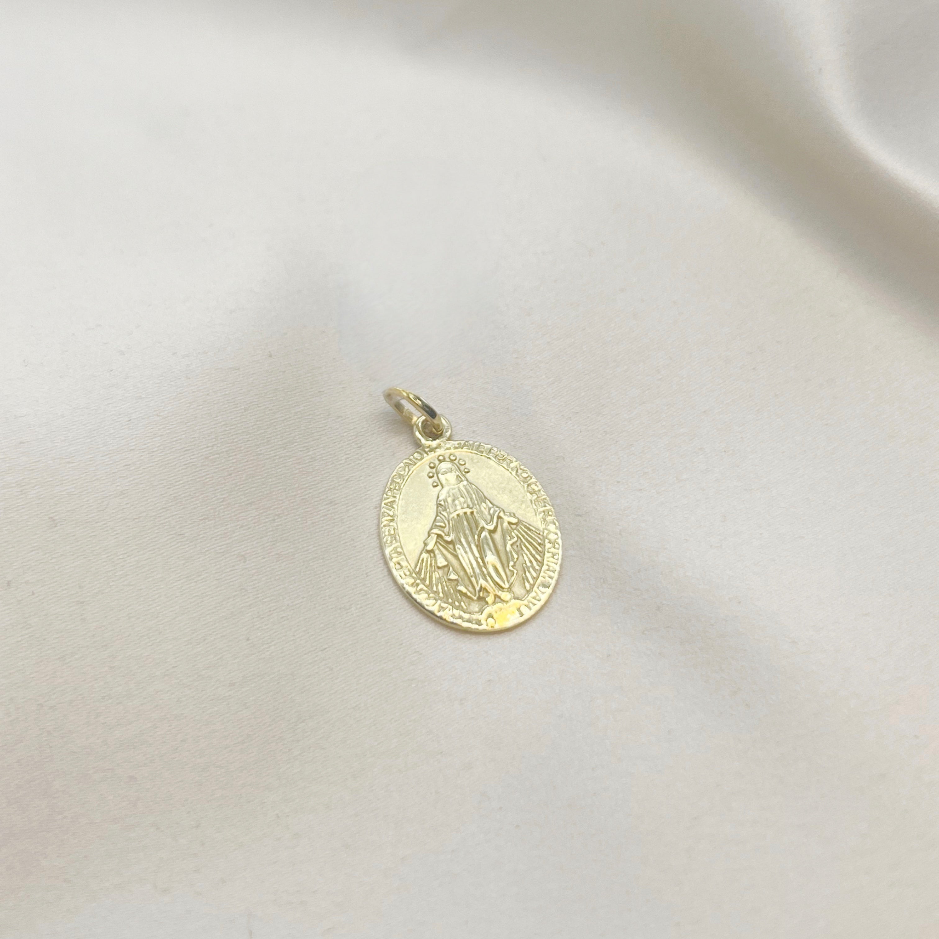 Medalla Virgen de los Rayos en Oro Amarillo 18k