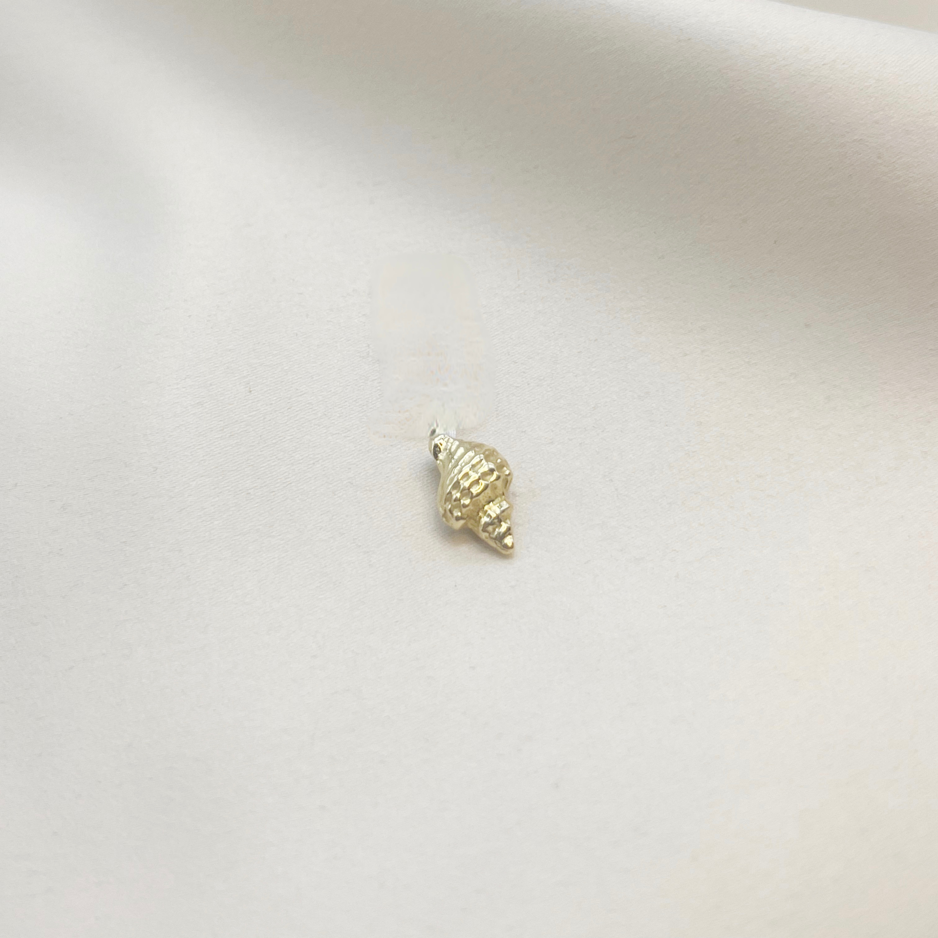 Colgante Caracola de Mar en Oro Amarillo 18k