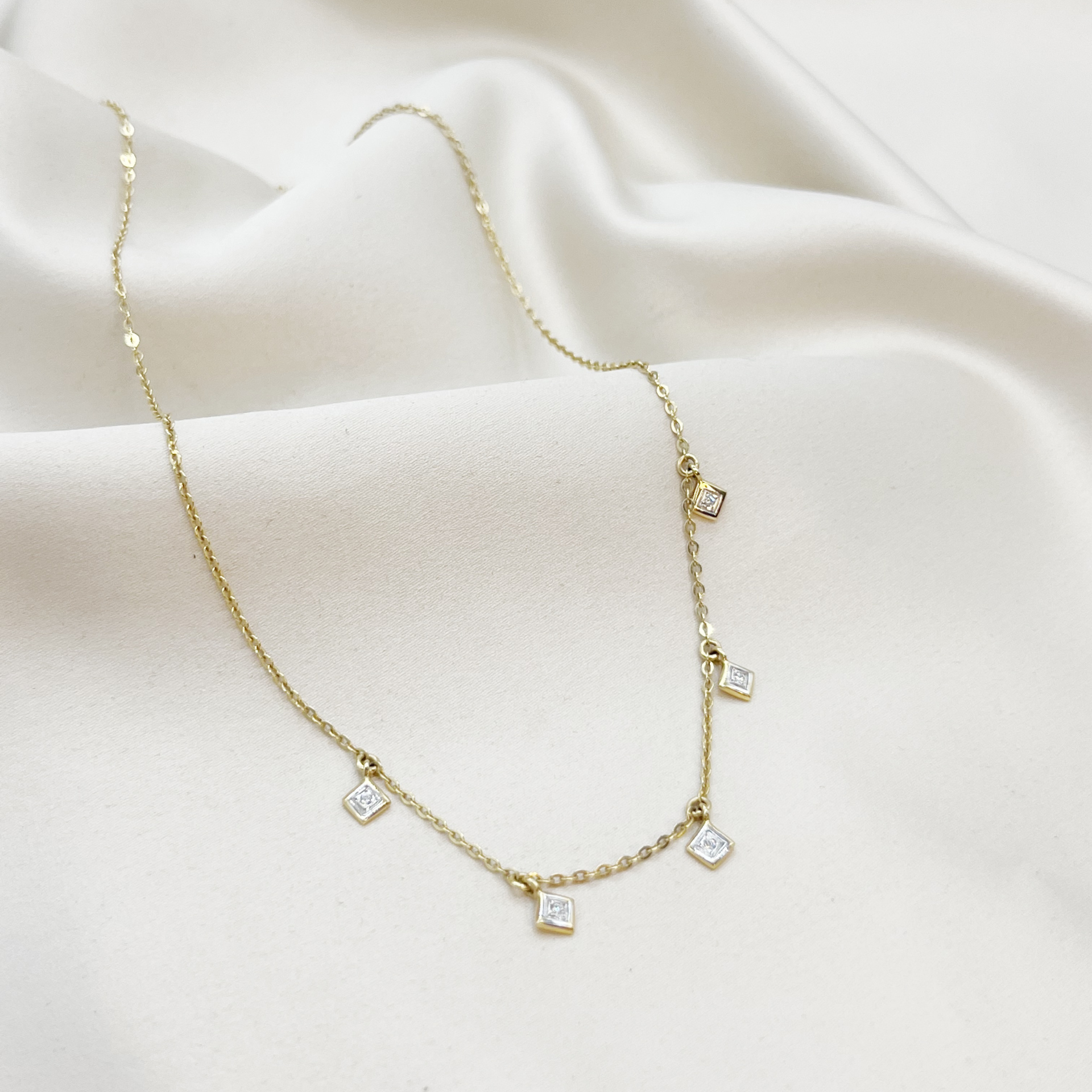 Collar Cuadros de Luz en Oro Amarillo 18k