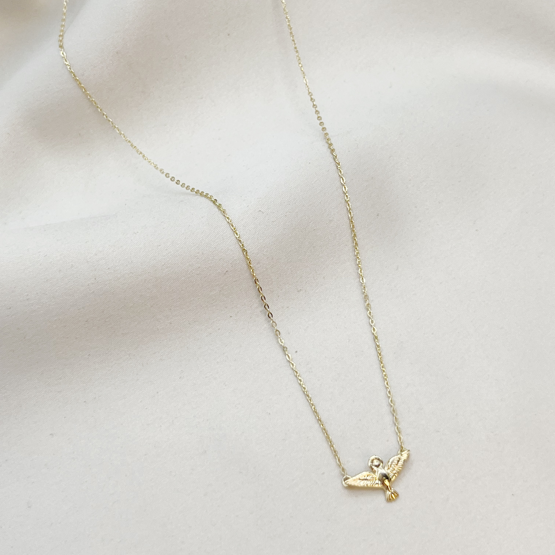 Collar Espíritu Santo en Oro Amarillo 18k