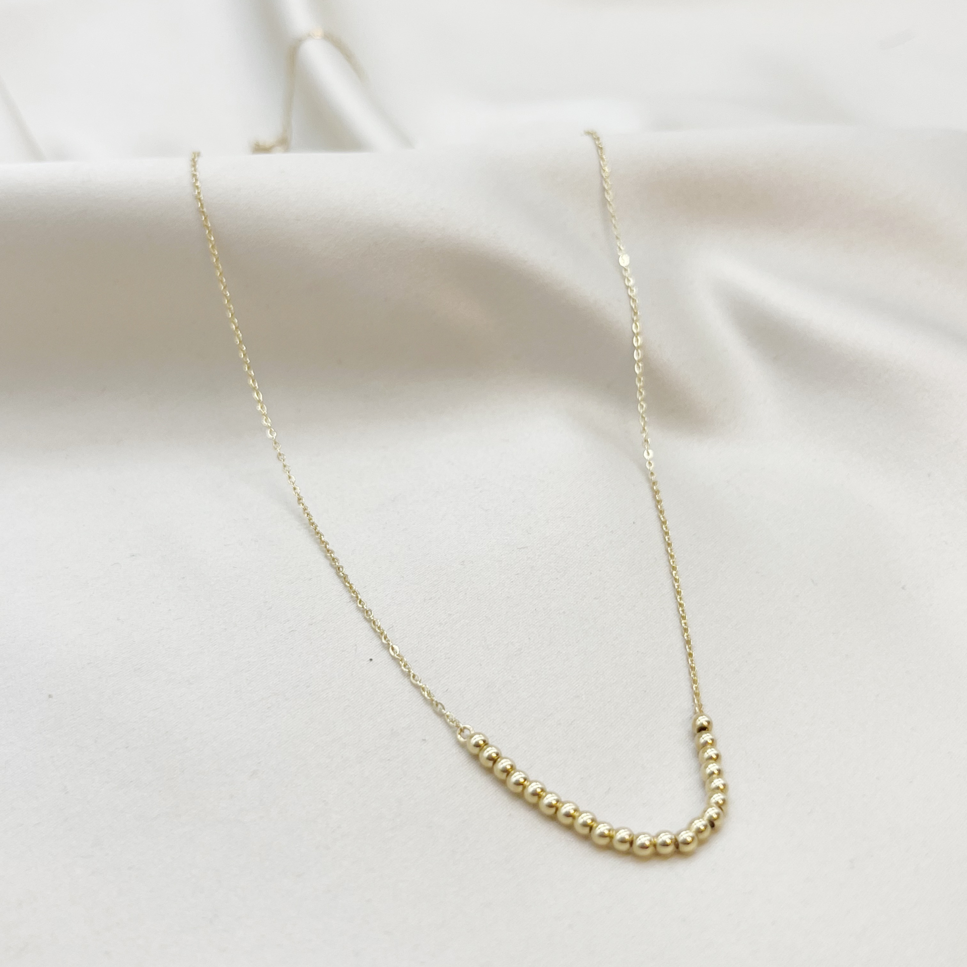 Collar Esferas en Oro Amarillo 18k