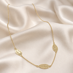 Collar Trío de Hojas Caladas en Oro Amarillo 18k