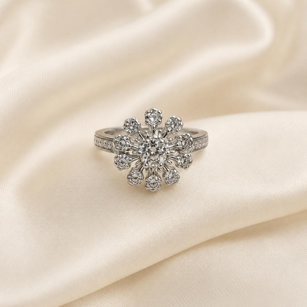 Anillo Flor de Diamantes 0,41 ct en Oro Blanco Paladio 18K
