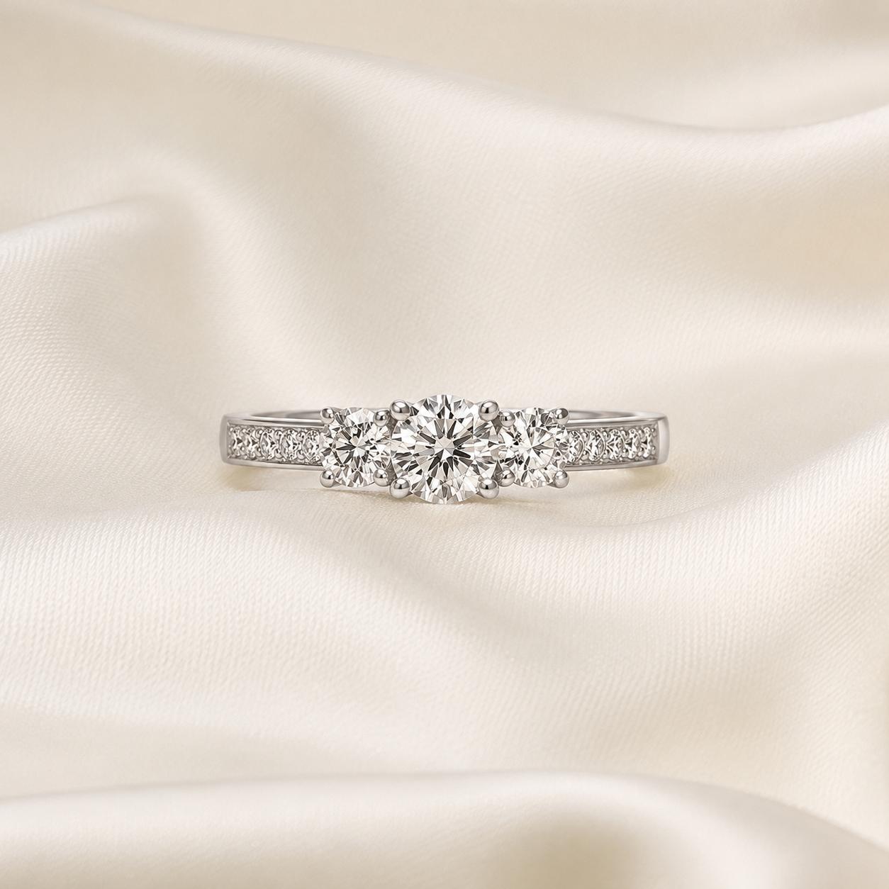 Anillo Tricillo de Diamantes 0,72 ct en Oro Blanco Paladio 18K