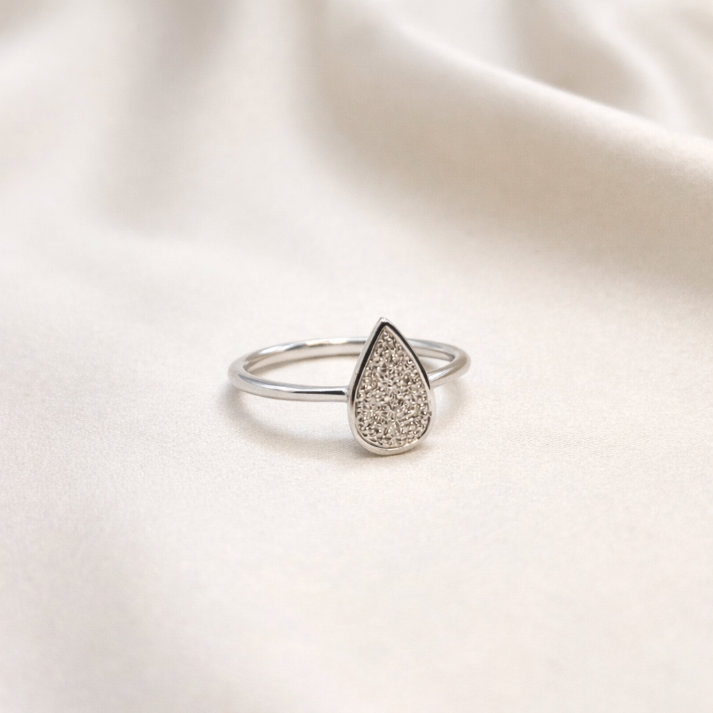 Anillo Gota Brillante en Oro Blanco Paladio 18k