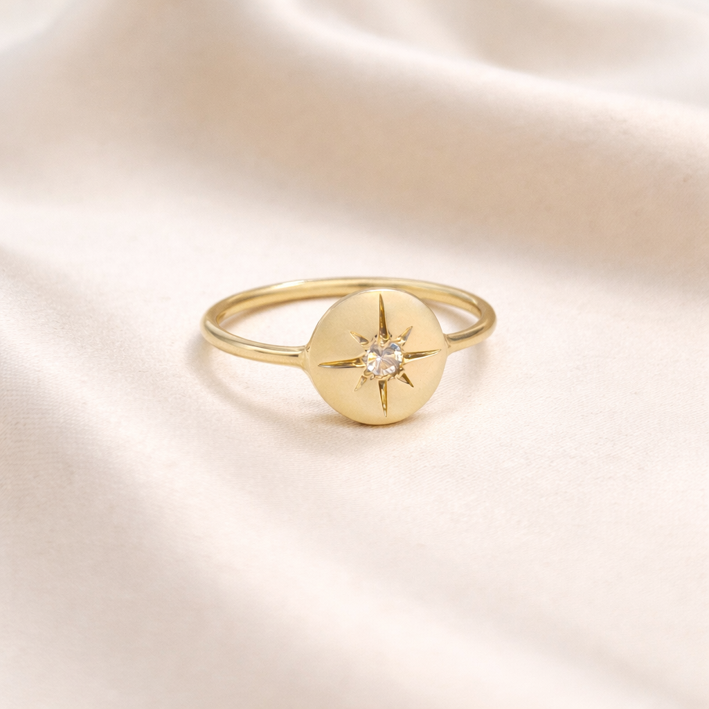Anillo Círculo con estrella en Oro 18k