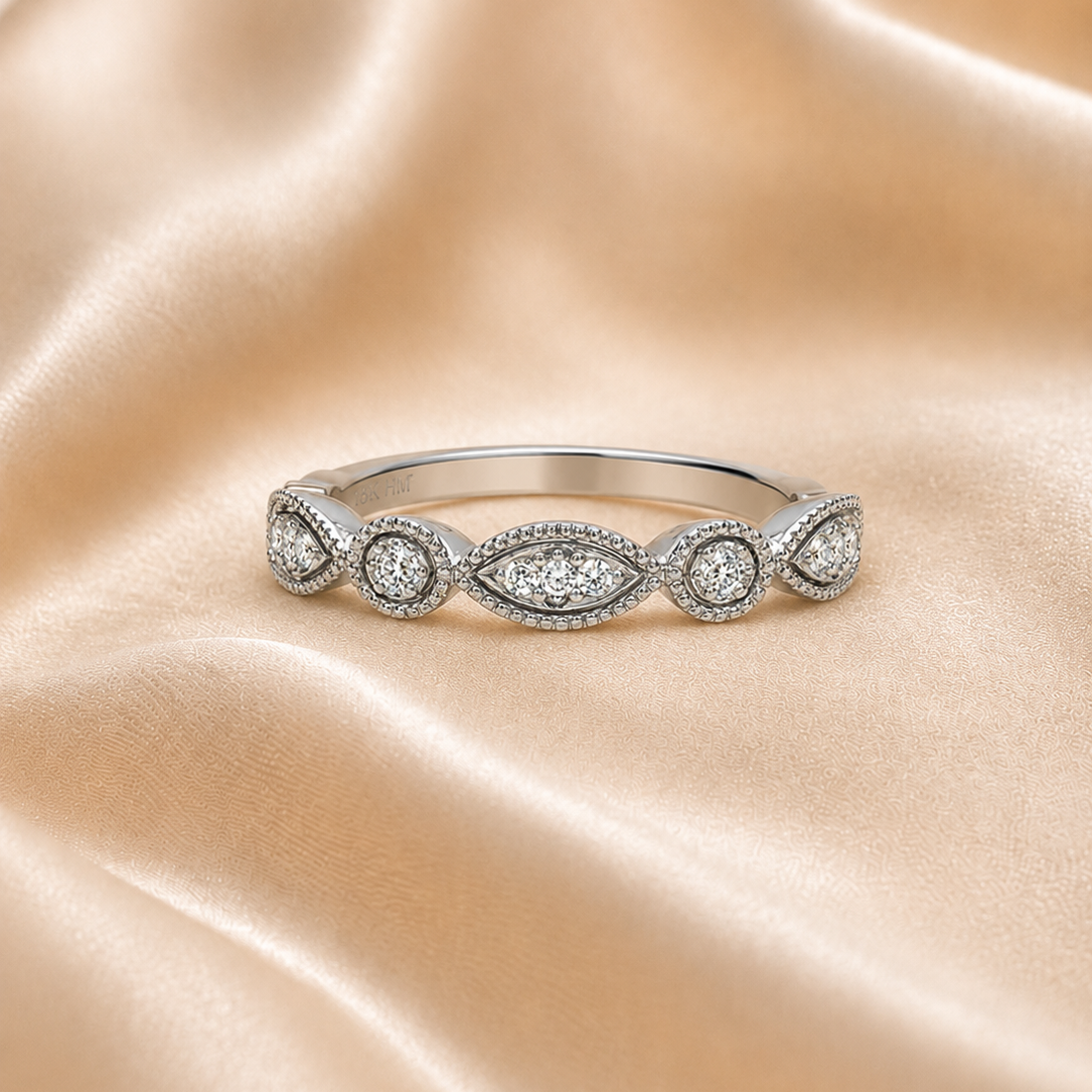 Anillo Marquise con Diamantes en Oro Blanco Paladio 18k