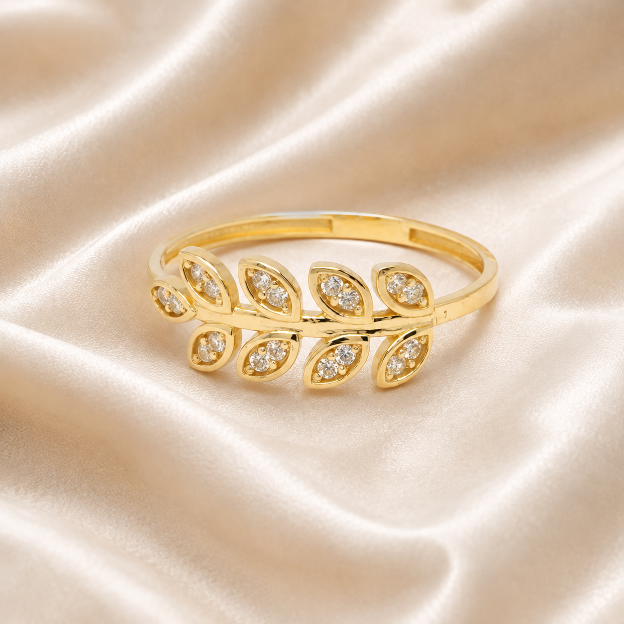Anillo Hojas Oro 18k con Ziconias Cúbicas
