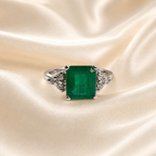 Anillo Esmeralda y Diamantes en Oro Blanco Paladio 18kt